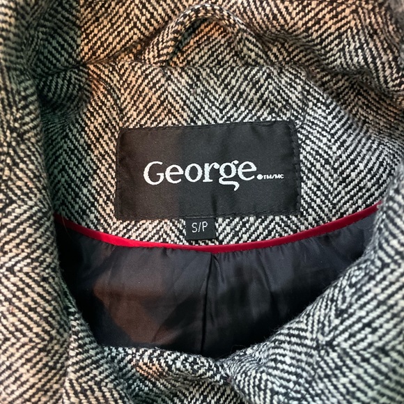 Women’s Fall Coat - Picture 2 of 2